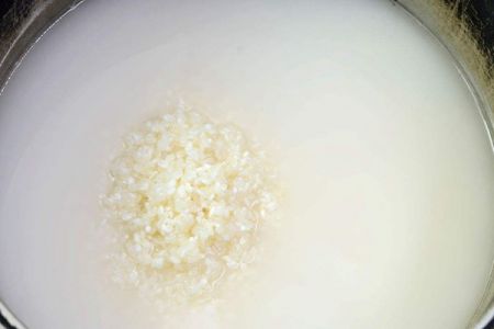 淘米水不要倒，澆月季效果非常不錯(cuò)喲！
