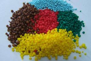 尿素可以和復(fù)合肥一起用嗎？